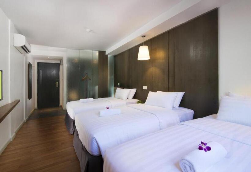 اتاق سوپریور سه تخته, T+ Hotel Butterworth