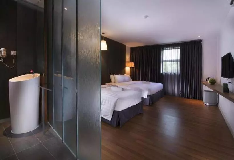Superior Kolmen Hengen Huone, T+ Hotel Butterworth