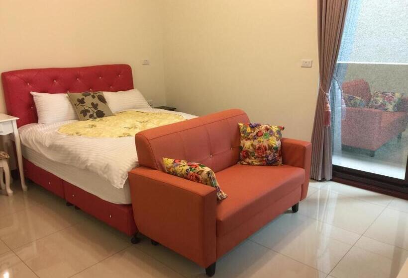 اتاق لوکس با بالکن, Heyi B&b