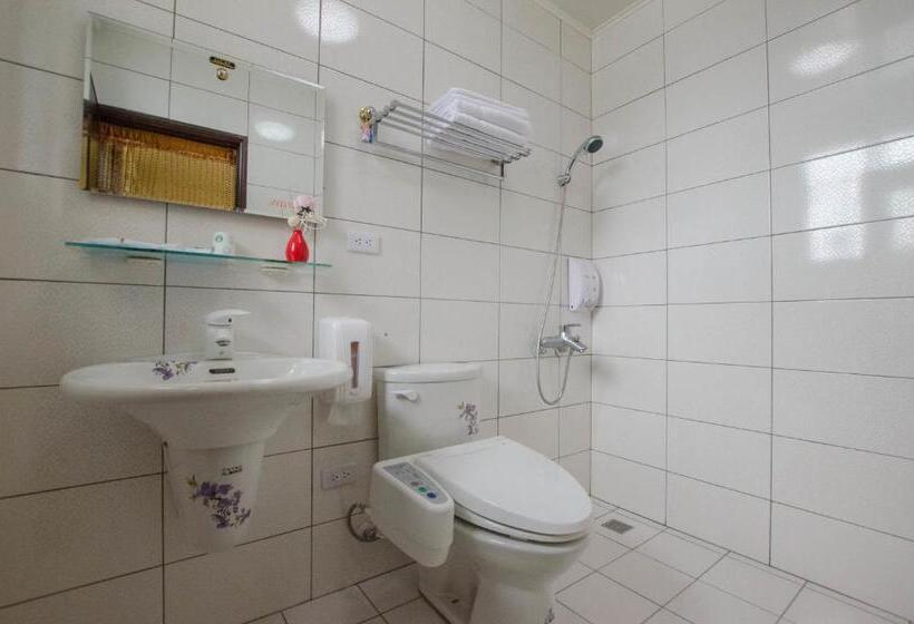 اتاق لوکس با بالکن, Heyi B&b