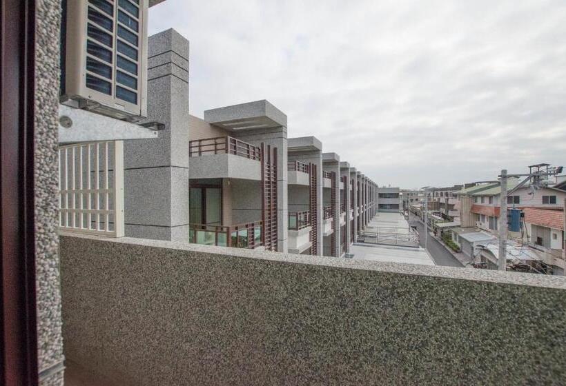 اتاق لوکس با بالکن, Heyi B&b