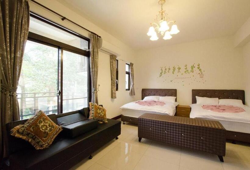 اتاق استاندارد چهارنفره با بالکن, Heyi B&b