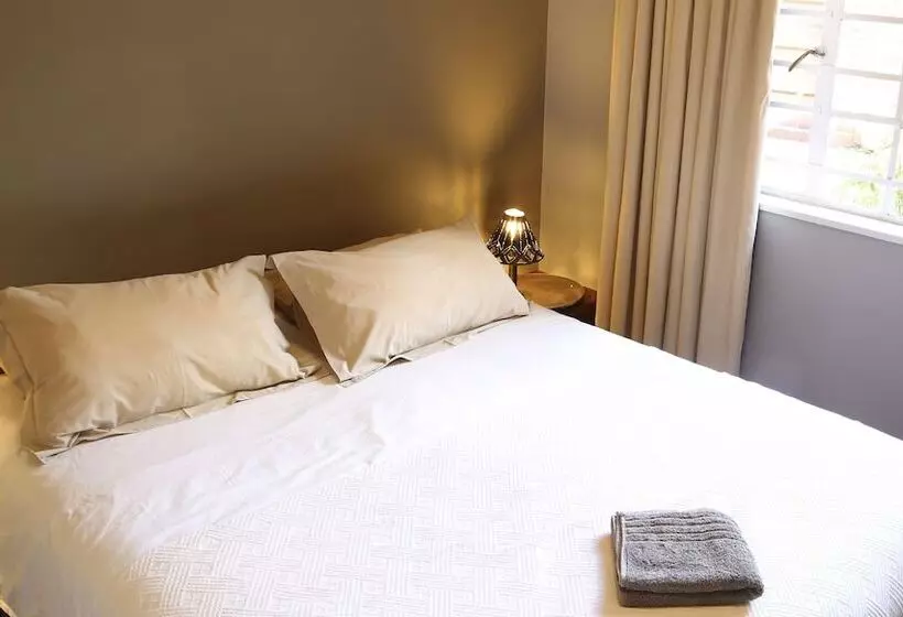 اتاق استاندارد, Sunbird Guest House