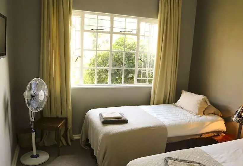 اتاق لوکس, Sunbird Guest House