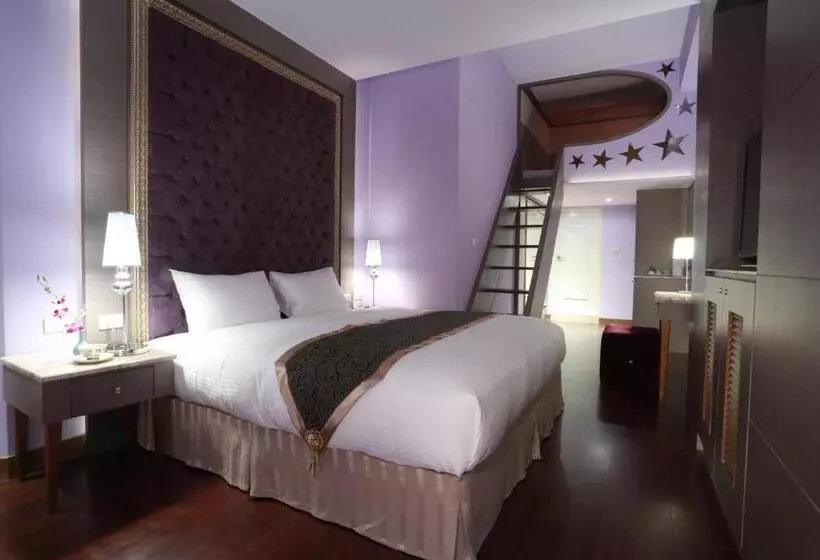 اتاق لوکس خانوادگی, Aleex Villa