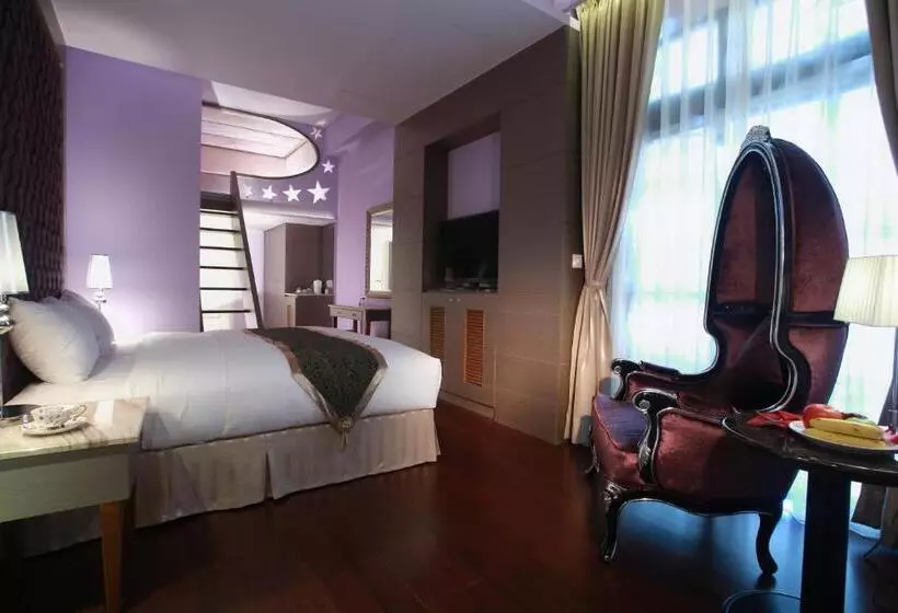 اتاق لوکس با چشم‌انداز باغ, Aleex Villa