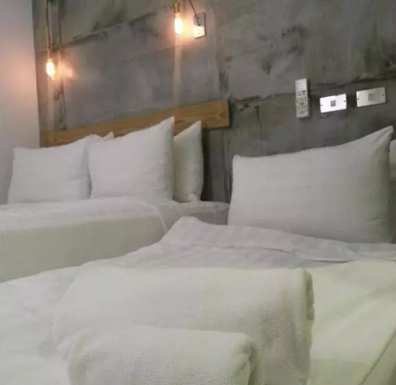 اتاق ساده سه‌ نفره, Just Inn 正旅館 台北車站