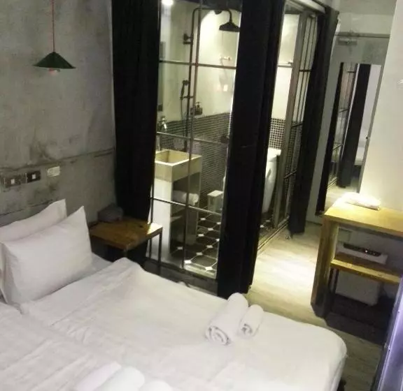 اتاق ساده سه‌ نفره, Just Inn 正旅館 台北車站