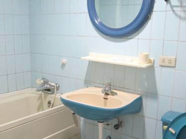 اتاق استاندارد, One Plus One