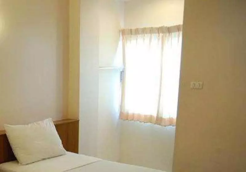 اتاق استاندارد سه نفره, Rambuttri House