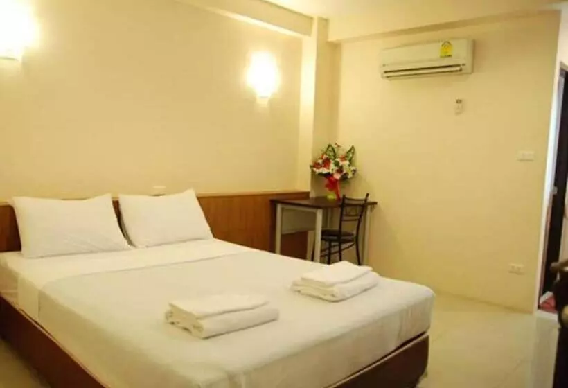 اتاق لوکس, Rambuttri House