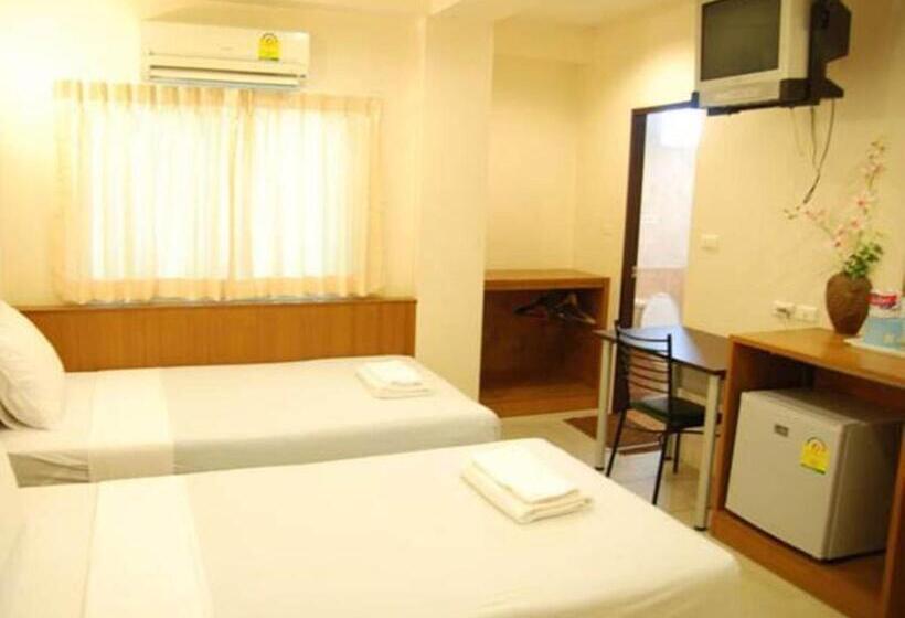 اتاق لوکس, Rambuttri House