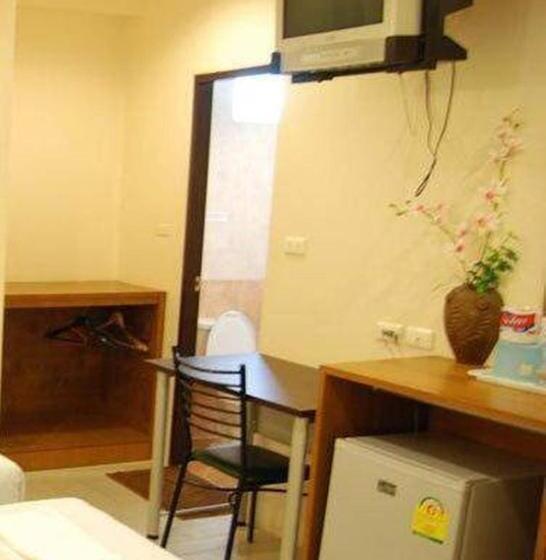 اتاق لوکس, Rambuttri House