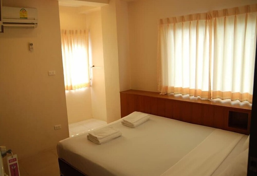 اتاق استاندارد, Rambuttri House