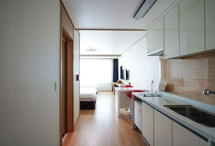 غرفة قياسية, Swansea