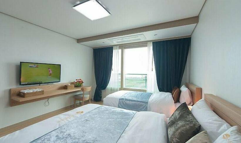 غرفة قياسية, Swansea