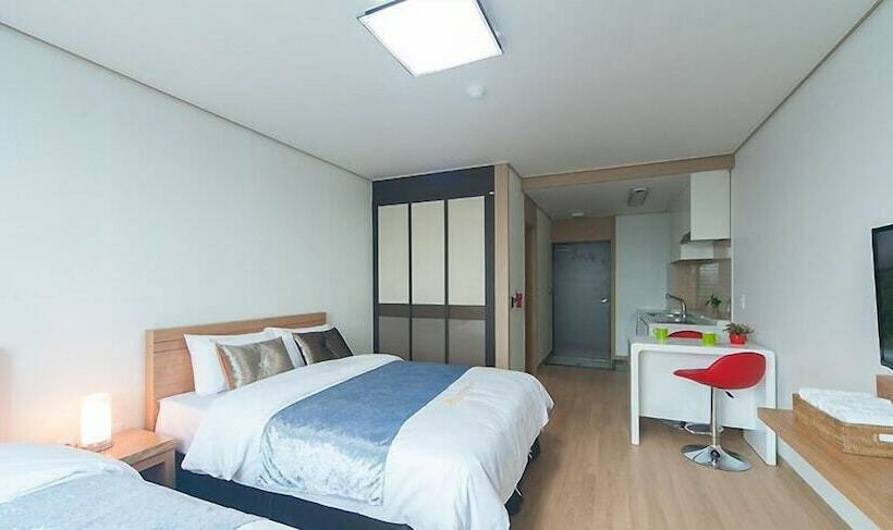 غرفة قياسية, Swansea