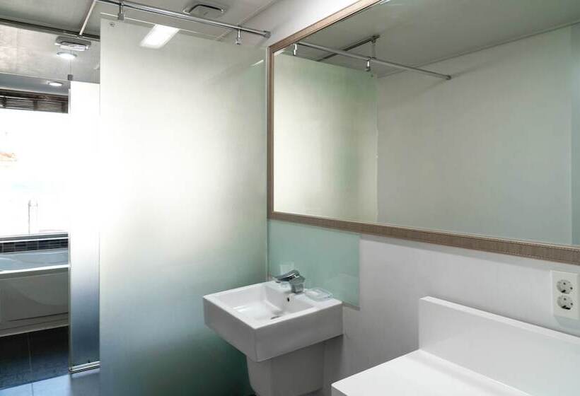 غرفة ديلوكس, Swansea