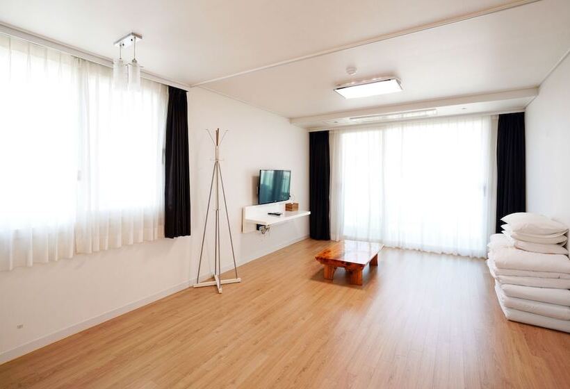 غرفة ديلوكس, Swansea