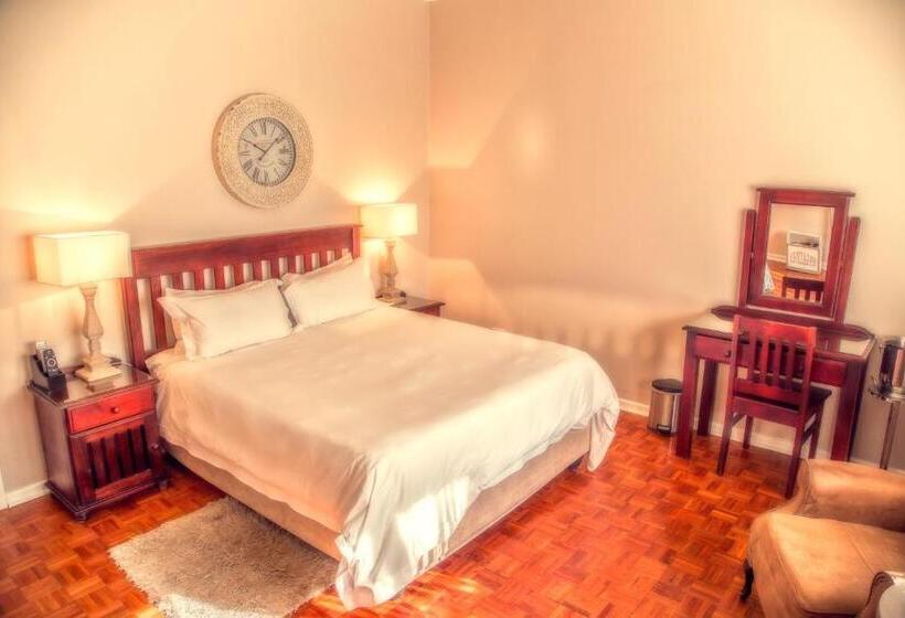 带大床的标准间, Nauntons Guest House