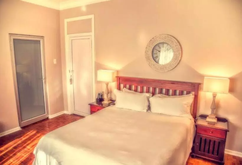 キングサイズベッドのスタンダードルーム, Nauntons Guest House