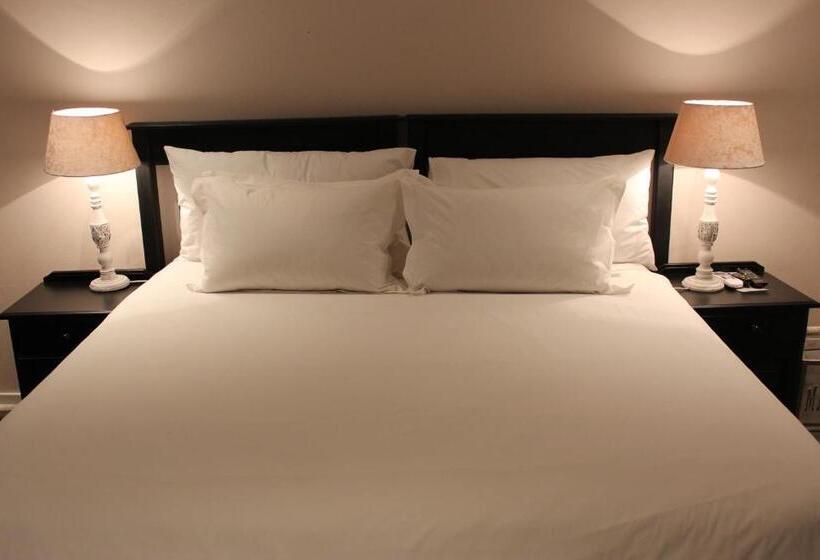 חדר משפחתי נוף לגינה, Nauntons Guest House