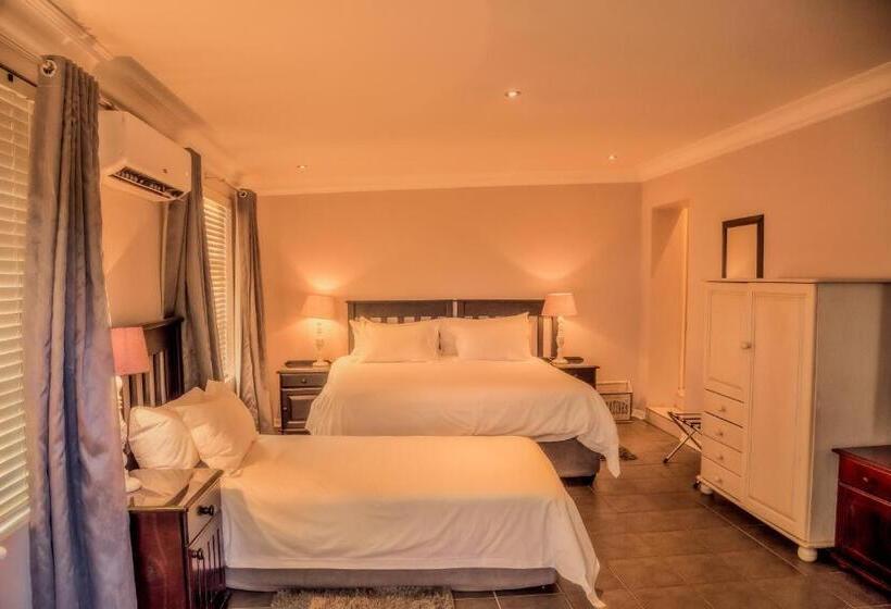 חדר משפחתי נוף לגינה, Nauntons Guest House