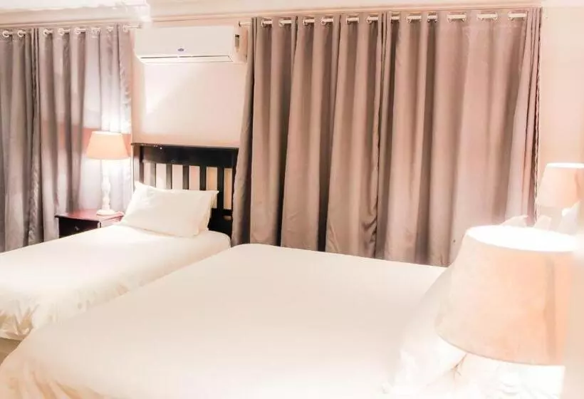 ガーデンビューファミリールーム, Nauntons Guest House
