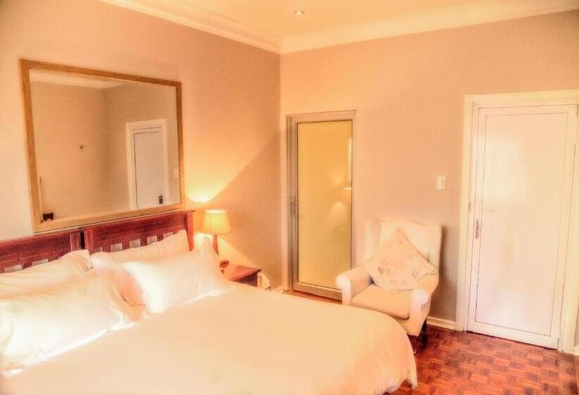 标准房带园景, Nauntons Guest House
