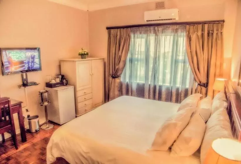 ガーデンビュースタンダードルーム, Nauntons Guest House