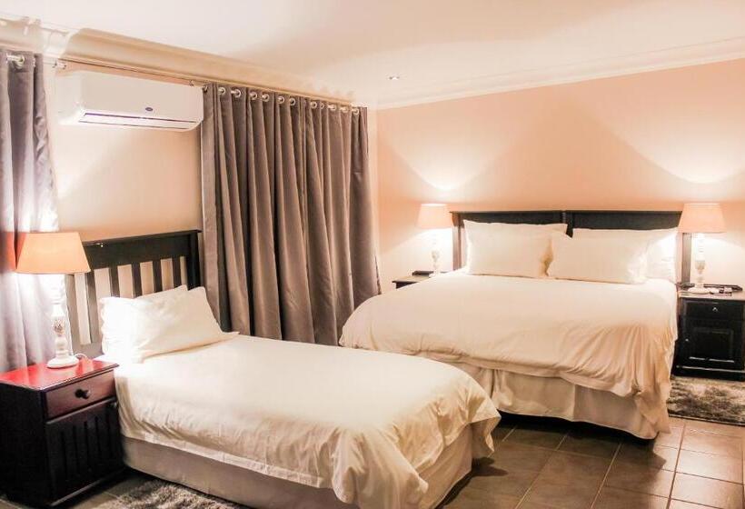 חדר משפחתי נוף לגינה, Nauntons Guest House