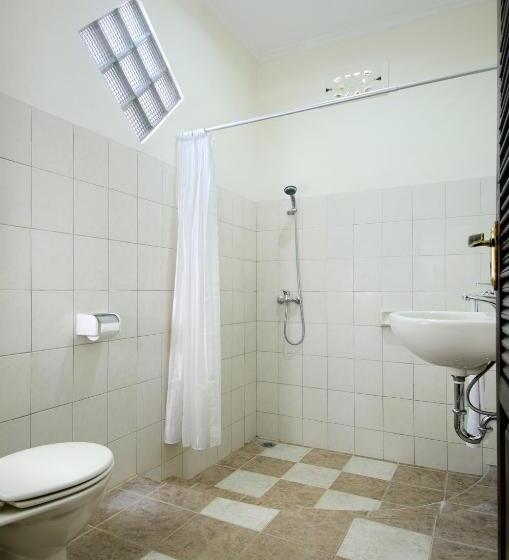 Quarto Superior, Teja Home Stay