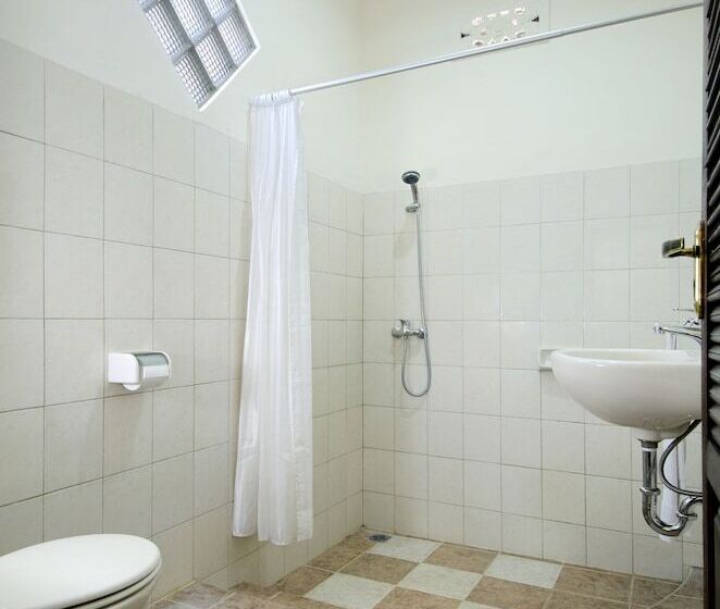 Quarto Superior, Teja Home Stay