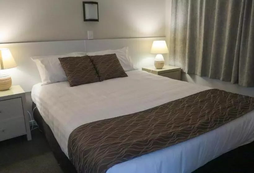 آپارتمان 1 خوابه, Fiesta Court Motel