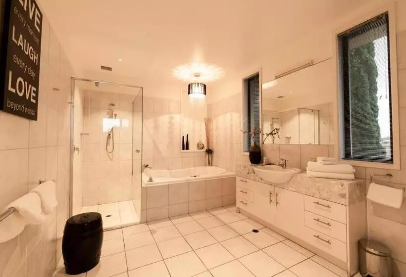 Huoneisto 1 Makuuhuone, Hilltop Apartments Phillip Island Adults Only