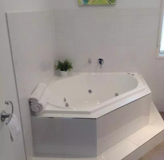 Deluxe-mökki, Hilltop Apartments Phillip Island Adults Only