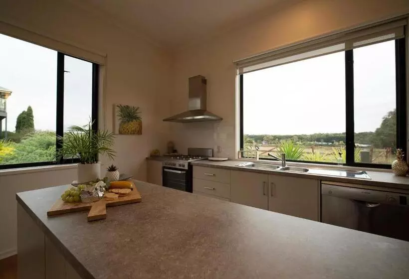 Deluxe-mökki, Hilltop Apartments Phillip Island Adults Only