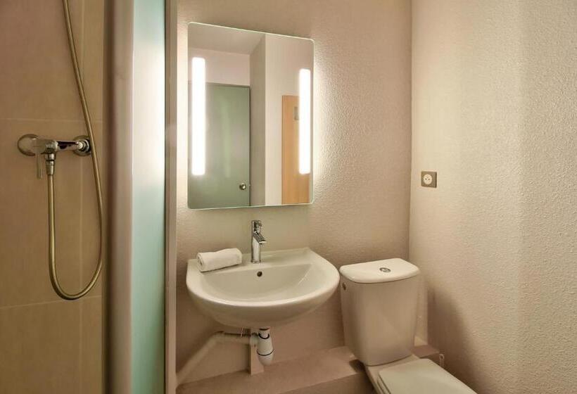 Номер Стандарт Трехместный, B&b Hotel Beaune Sud 1 Palais Des Congrès