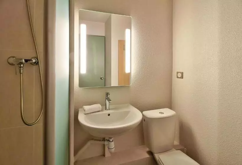 اتاق استاندارد سه نفره, B&b Hotel Beaune Sud 1 Palais Des Congrès