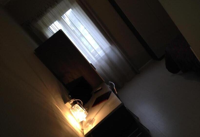 四人标准间, Casa Lupi