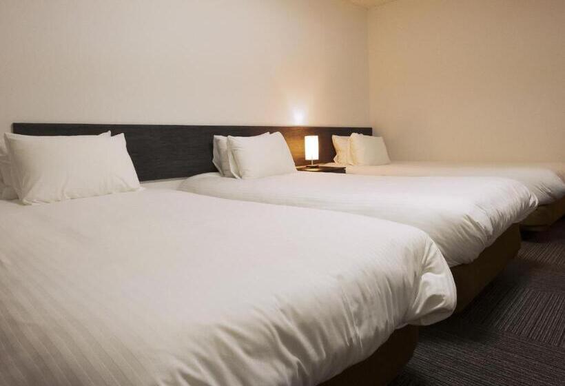 バスルーム共有のトリプルスタンダード, Chalet Shiga