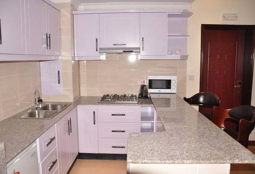 سوئیت برای معلولان, Great Seasons