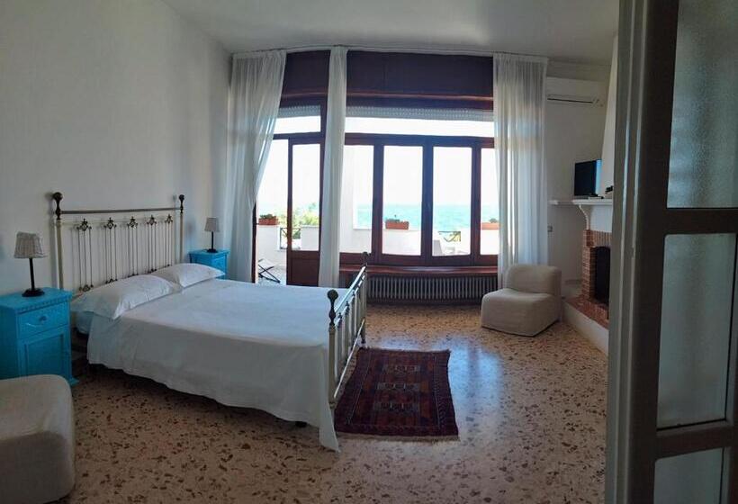 Номер Стандарт Вид на Море, Il Vascello