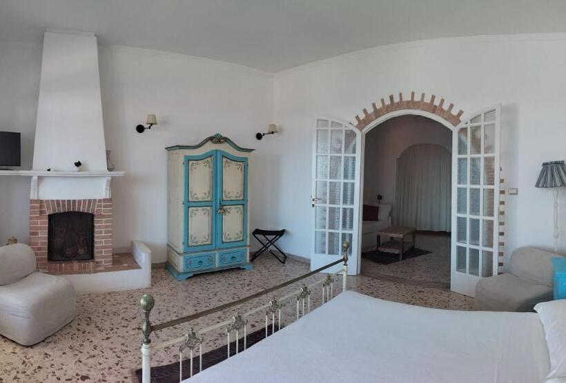 Люкс Deluxe Вид на Море, Il Vascello