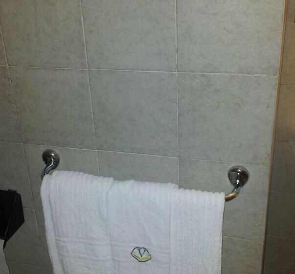 수피리어 룸, Valentino