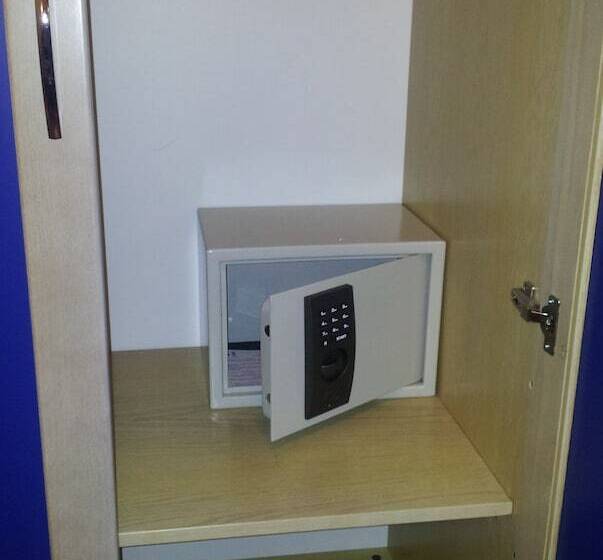 수피리어 룸, Valentino