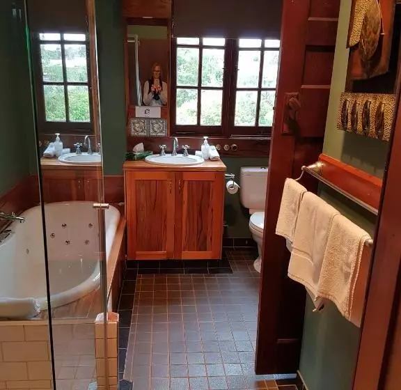 バスタブ付きスタンダードルーム, Bridgefield Guest House