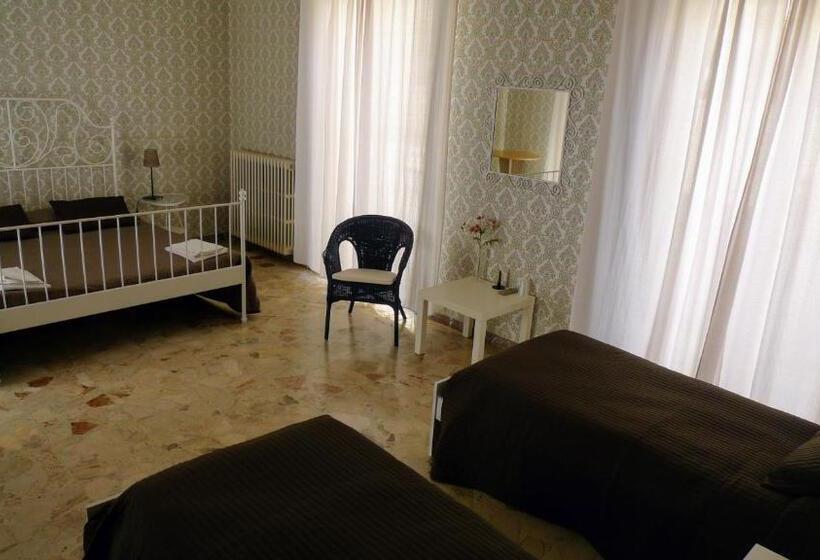 חדר לארבעה סטנדרטי עם מרפסת, I Tetti Di Siciliando