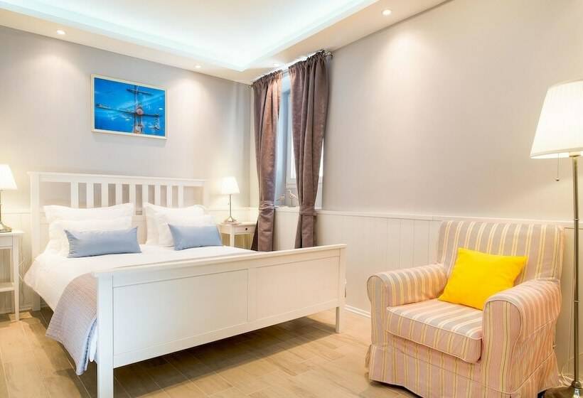 클래식 스튜디오, Serenity Split Apartments