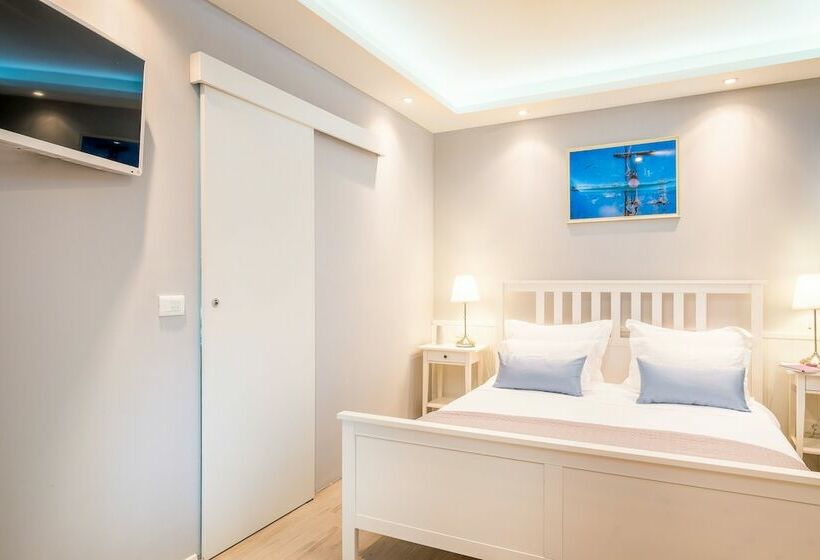经典工作室, Serenity Split Apartments
